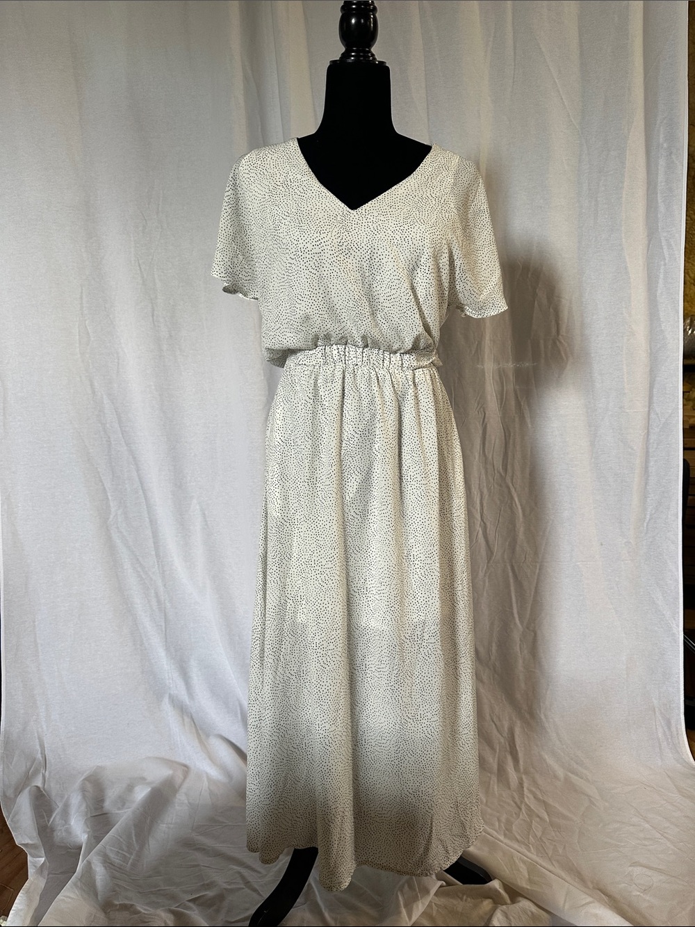 White with black polkadot V-Neck Short Sleeve Maxi Dress